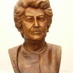 Busto Beatriz de la Fuente por Sergio Peraza