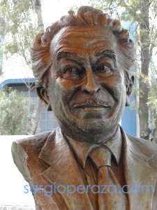 Sergio-Peraza-Escultor-Artista-Busto Chava Flores