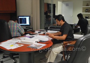 primeras reuniones de trabajo interdisciplinario entre el Ing Azcaarte y el escultor Sergio Peraza en el diseño en autocad