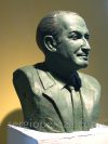 Luis Arcaraz compositor-Busto Escultórico 2003 Luis Arcaraz Sergio Peraza Artista Escultor