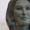 Sergio Peraza presta de su colección particular, la réplica del busto de Consuelo Velázquez, para homenajes y exposiciones temporales. 3 Consuelo Velazquez Detalle Peraza Catalogo Sergio Peraza Artista Escultor